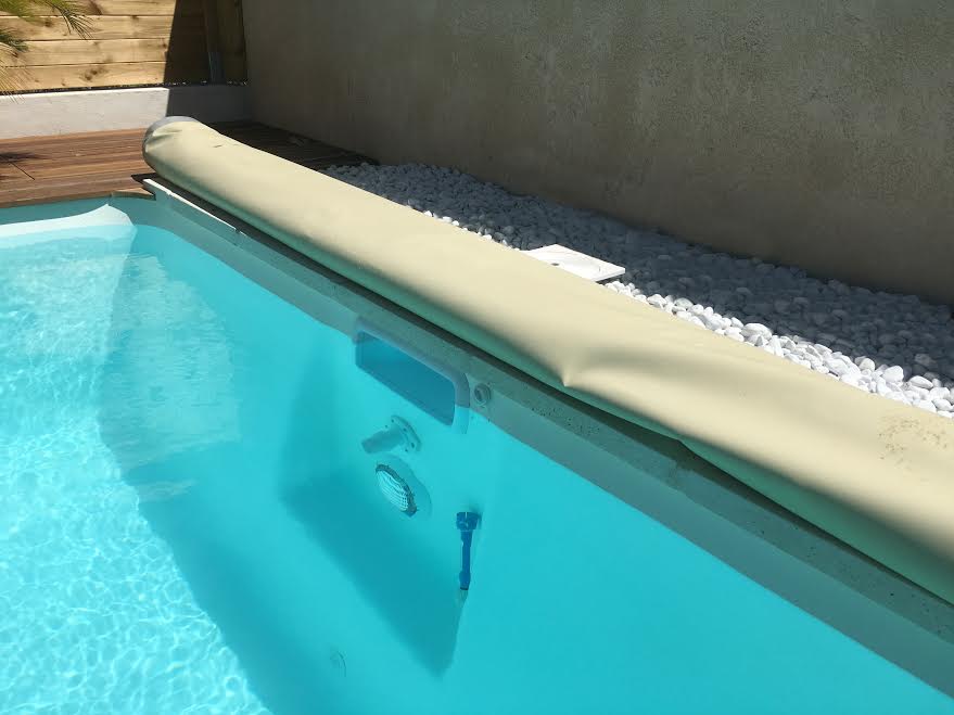 Vente et installation d'une piscine polyester 5X3 sur Aix en Provence