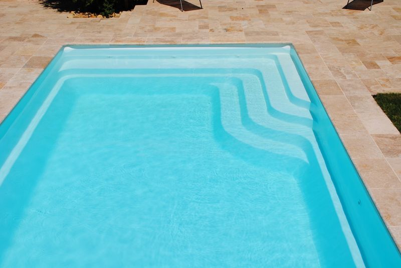 banquette piscine rectangulaire