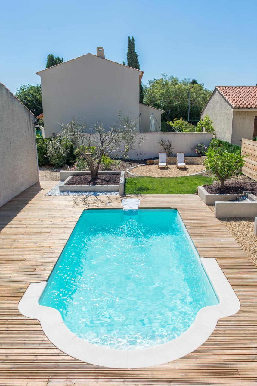 Notice d'installation d'une piscine coque polyester à MARSEILLE