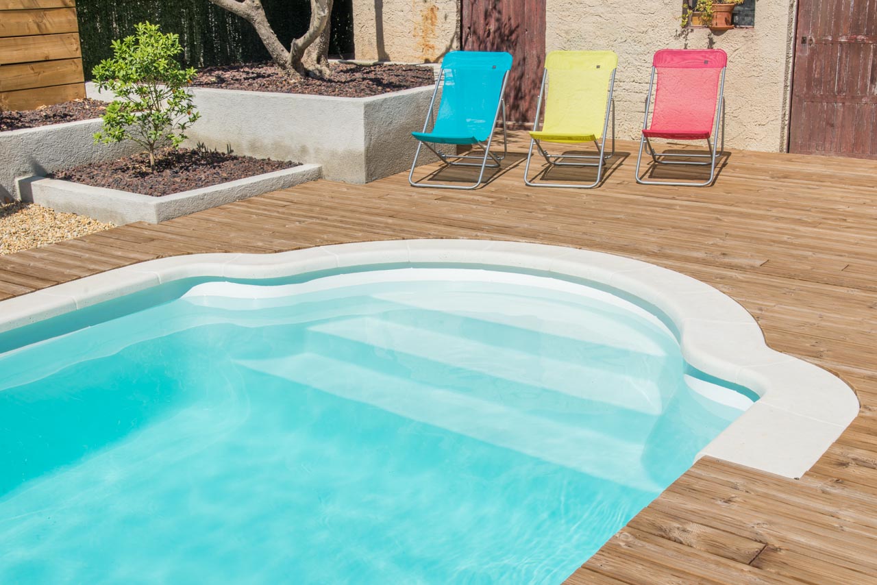 Acheter une piscine coque polyester à ORANGE