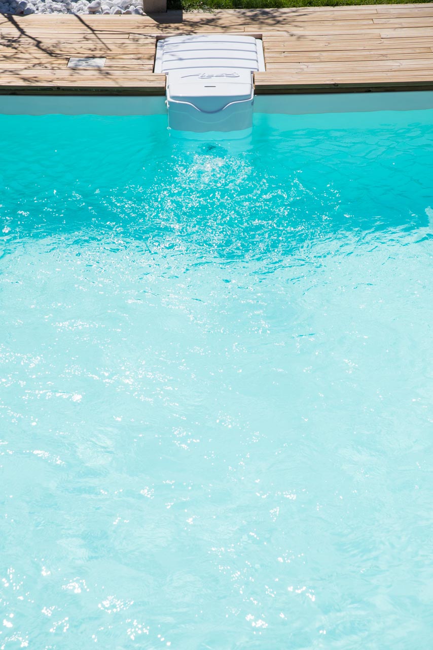 Comment installer une piscine coque polyester sans canalisations et sans tuyaux à NIMES