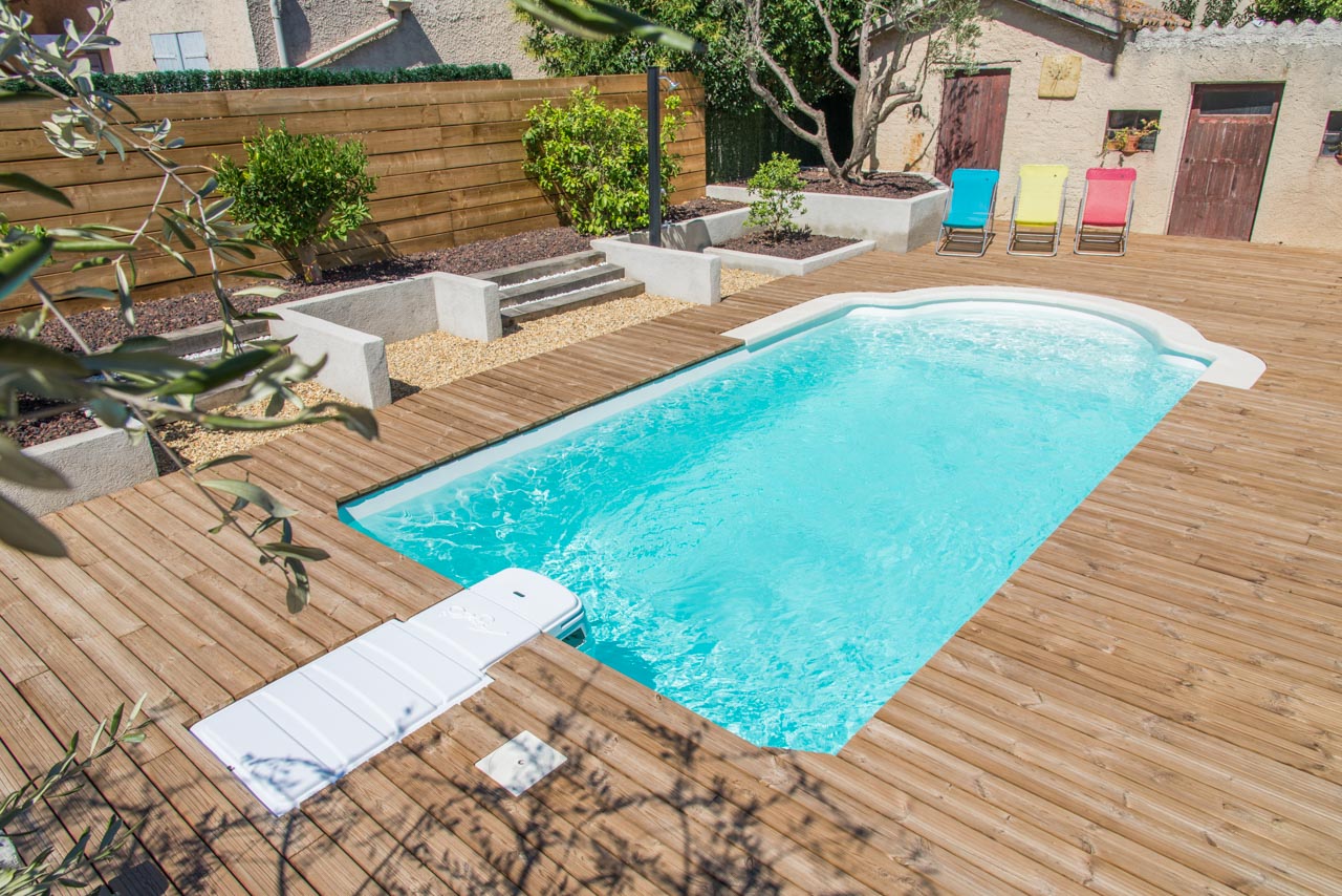 Piscine coque 6X3 prête au bain avec installation sur  Lausanne