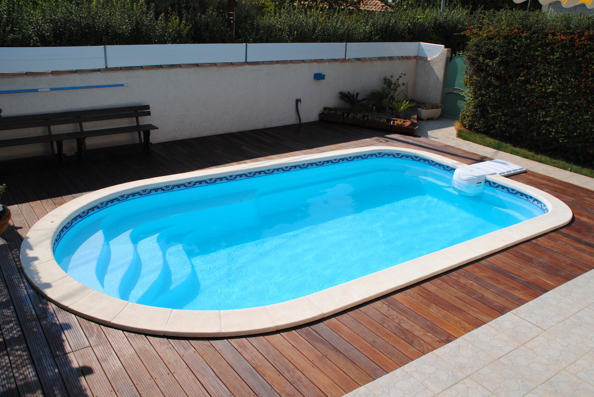 Modèle de piscine coque polyester 7X3 à Riaz